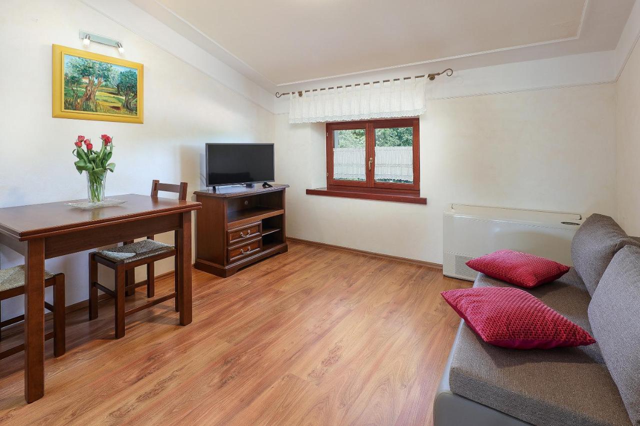 Casa Rustica Dva Baladura Apartments Канфанар Екстериор снимка