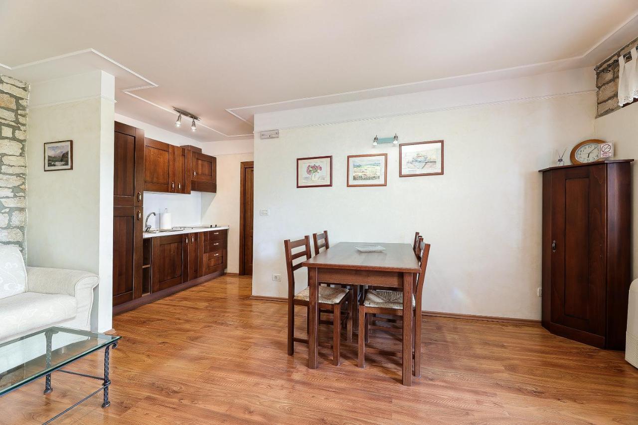 Casa Rustica Dva Baladura Apartments Канфанар Екстериор снимка